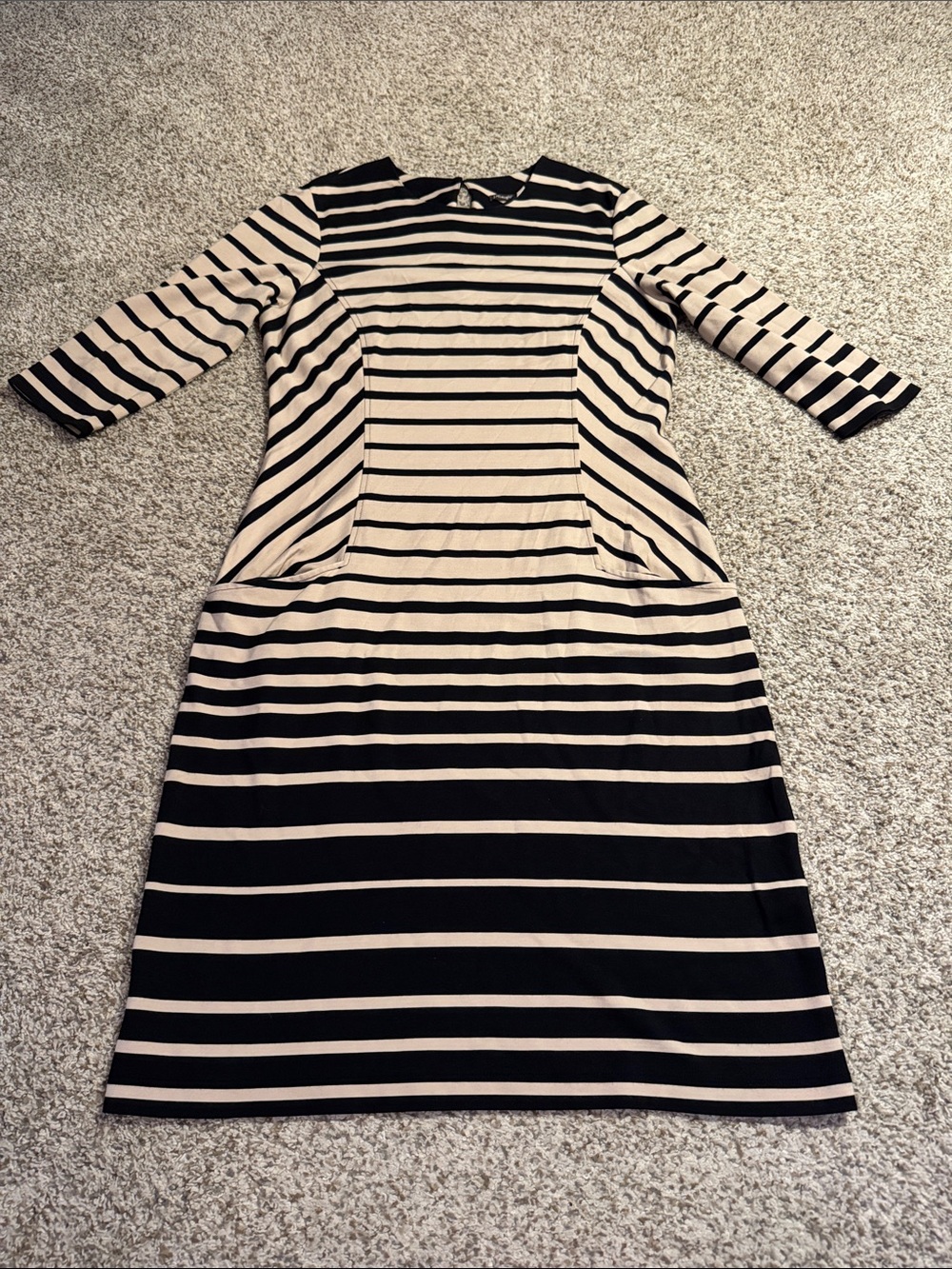 J. McLaughlin Black and Tan Striped Long-Sleeve Midi Dress - L